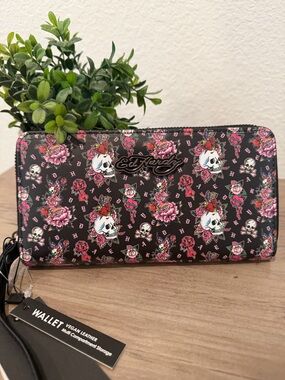 ED HARDY Floral Skull Zip Wallet in Black and Pink